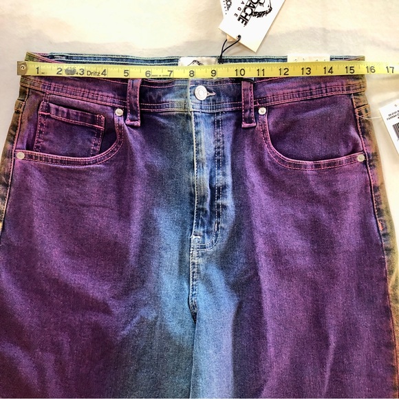 Jordache Farrah Crop Flare Ombré Jeans (31) - Picture 6 of 16